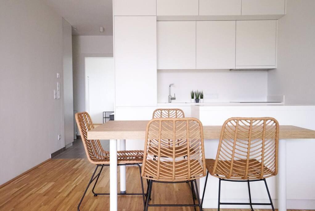 Oberlaa New Apartment - 15 Min To City Вена Экстерьер фото